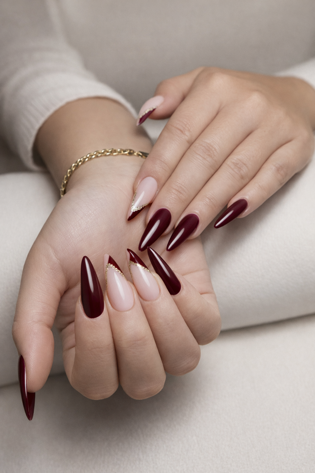 Nail art bordeaux raffiné