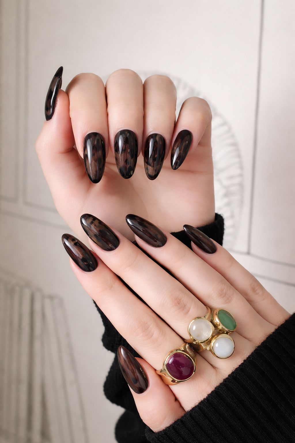 Manucure noire élégante